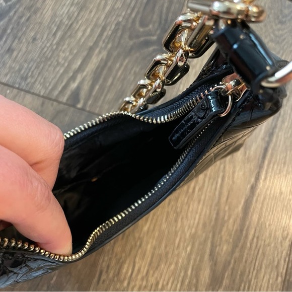 FOREVER 21 Faux Black Crocodile Tiny Purse w/Big Gold Chunky Strap - Picture 8 of 8